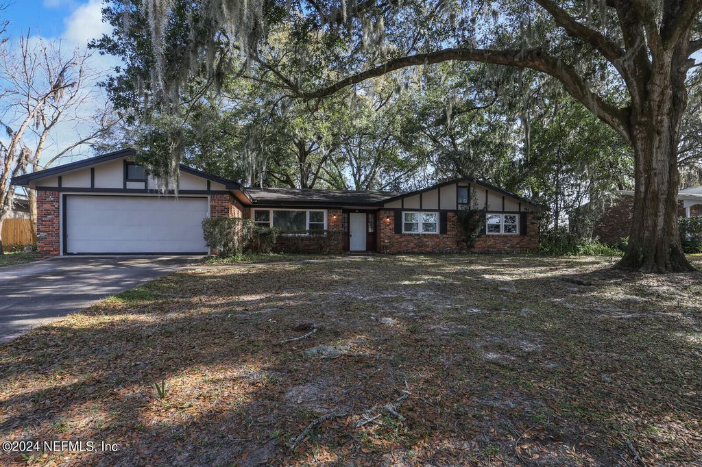 3917 TARA HALL Drive, Jacksonville, FL 32277