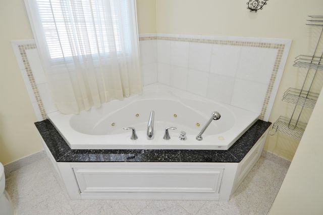 604 AVENUE A, Bayonne, NJ 07002