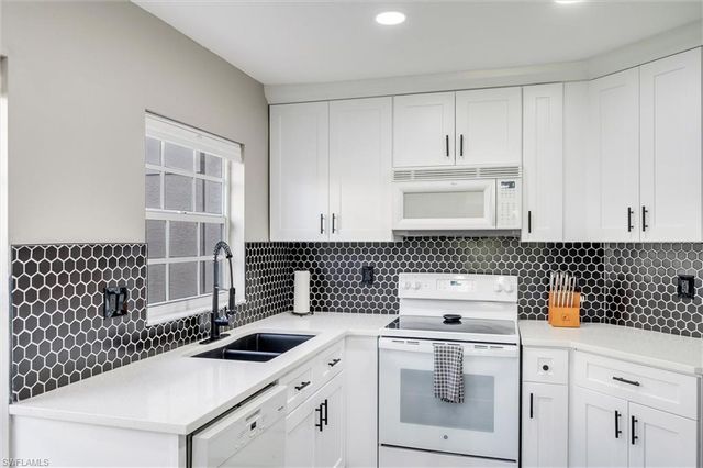 28080 Cavendish CT # 2006, Bonita Springs, FL 34135