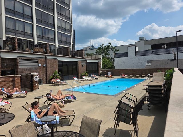 1636 N Wells Street 3004, Chicago, IL 60614