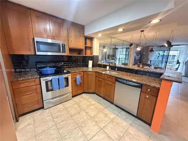 896 N Federal Hwy 326 326, Lantana, FL 33462