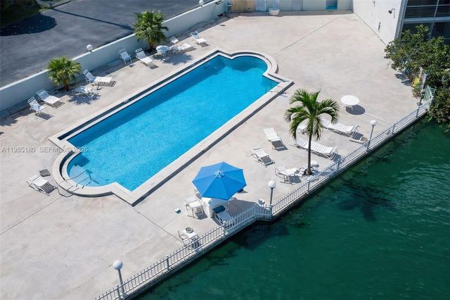 896 N Federal Hwy 326 326, Lantana, FL 33462
