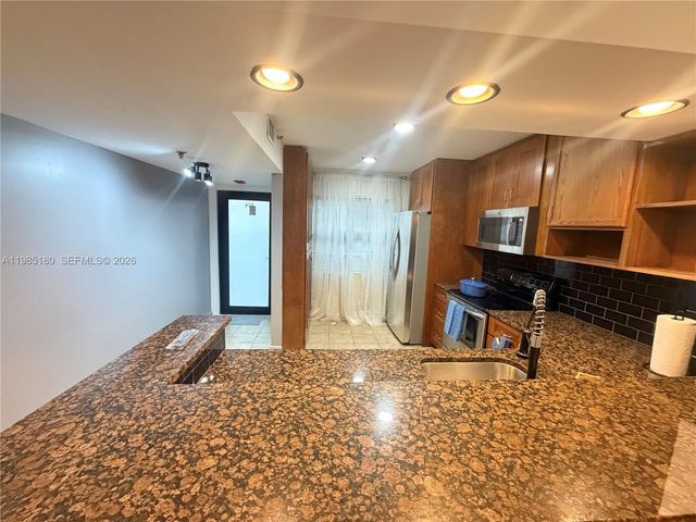 896 N Federal Hwy 326 326, Lantana, FL 33462