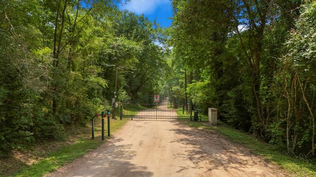 30 Little John Loop, Cleveland, TX 77327
