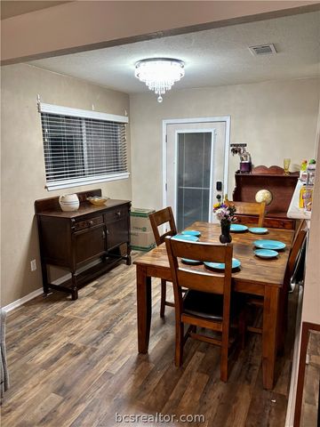 2100 Windsor Drive 32, Bryan, TX 77802