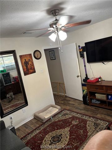 2100 Windsor Drive 32, Bryan, TX 77802