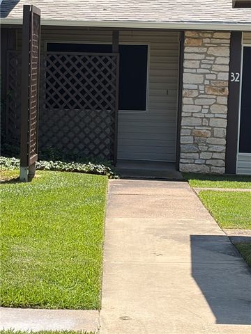 2100 Windsor Drive 32, Bryan, TX 77802
