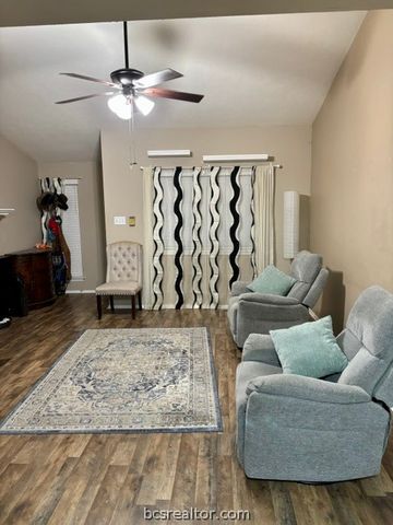 2100 Windsor Drive 32, Bryan, TX 77802