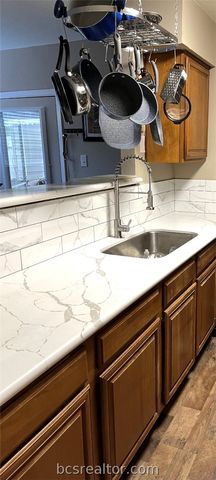 2100 Windsor Drive 32, Bryan, TX 77802