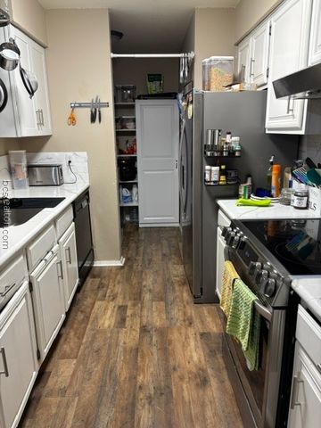 2100 Windsor Drive 32, Bryan, TX 77802
