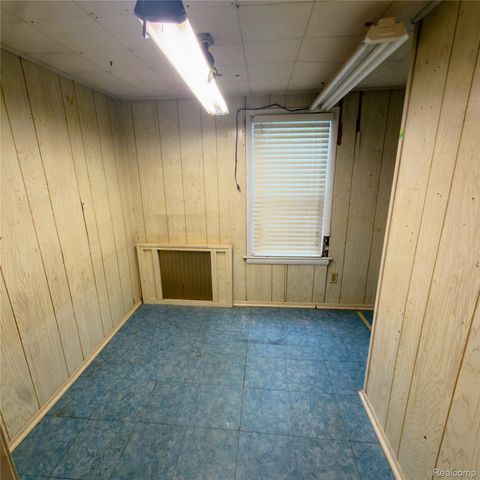 5103 Harding Street, Dearborn Heights, MI 48125