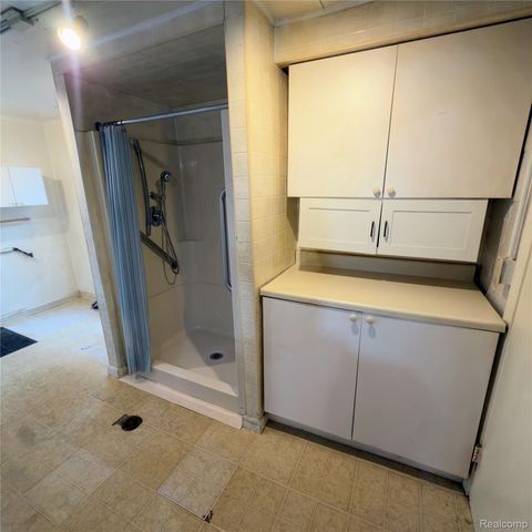 5103 Harding Street, Dearborn Heights, MI 48125