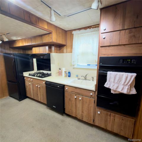 5103 Harding Street, Dearborn Heights, MI 48125