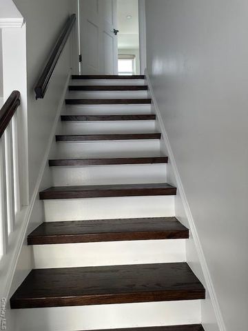 106 Bregman Avenue 2nd, New Hyde Park, NY 11040