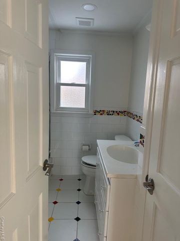 106 Bregman Avenue 2nd, New Hyde Park, NY 11040