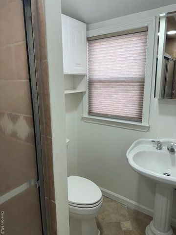 106 Bregman Avenue 2nd, New Hyde Park, NY 11040