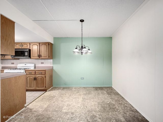 500 Redondo Road 109, Downers Grove, IL 60516