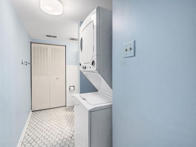 500 Redondo Road 109, Downers Grove, IL 60516