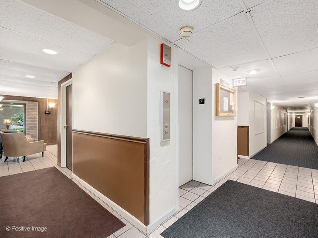 500 Redondo Road 109, Downers Grove, IL 60516