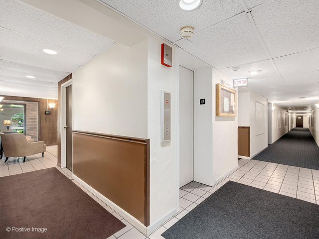 500 Redondo Road 109, Downers Grove, IL 60516