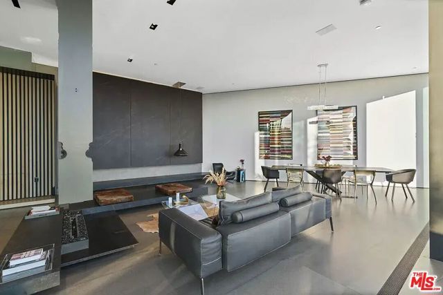 8790 Appian Way, Los Angeles, CA 90046