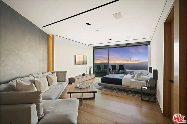 8790 Appian Way, Los Angeles, CA 90046