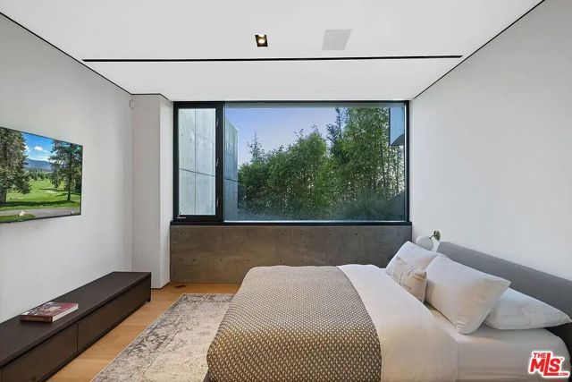 8790 Appian Way, Los Angeles, CA 90046