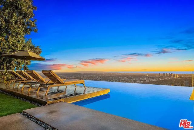 8790 Appian Way, Los Angeles, CA 90046