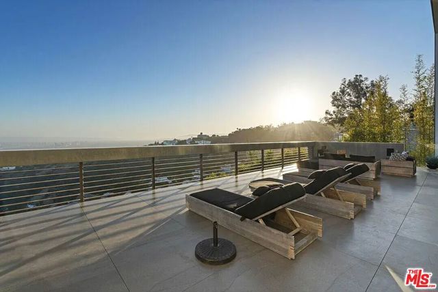 8790 Appian Way, Los Angeles, CA 90046