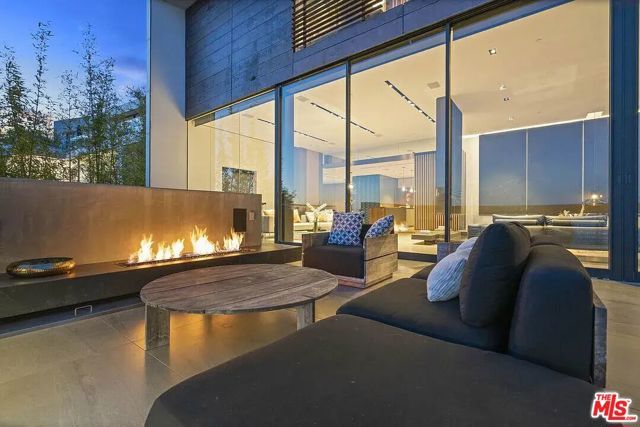 8790 Appian Way, Los Angeles, CA 90046