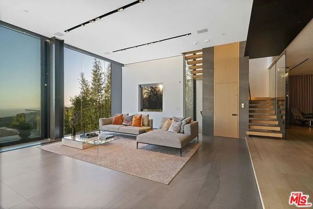 8790 Appian Way, Los Angeles, CA 90046