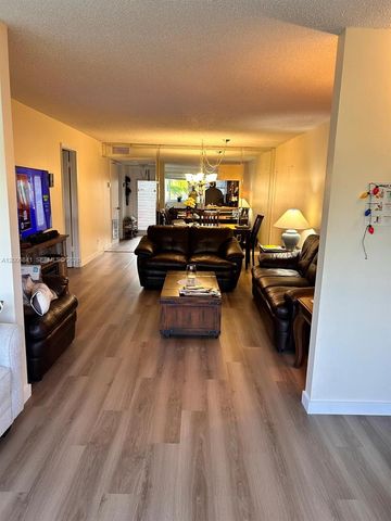 9801 Sunrise Lakes Blvd 208, Sunrise, FL 33322