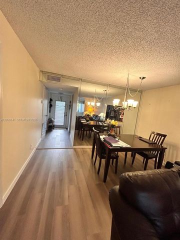 9801 Sunrise Lakes Blvd 208, Sunrise, FL 33322