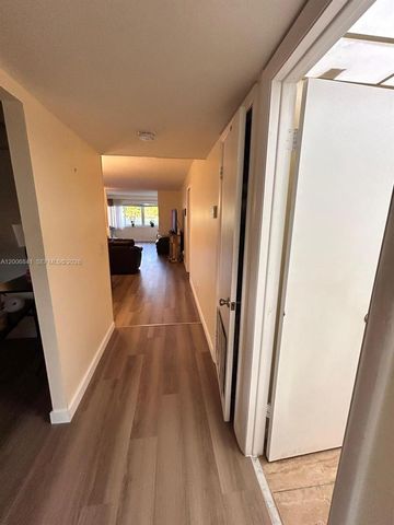 9801 Sunrise Lakes Blvd 208, Sunrise, FL 33322