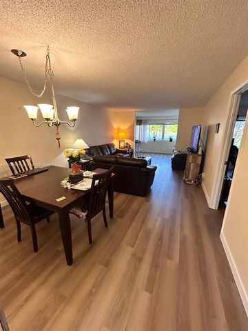 9801 Sunrise Lakes Blvd 208, Sunrise, FL 33322