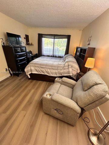 9801 Sunrise Lakes Blvd 208, Sunrise, FL 33322