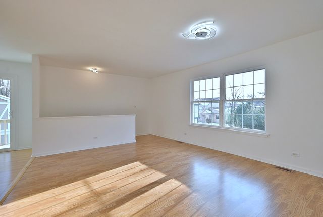 424 Muirwood Court, Vernon Hills, IL 60061