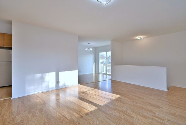 424 Muirwood Court, Vernon Hills, IL 60061