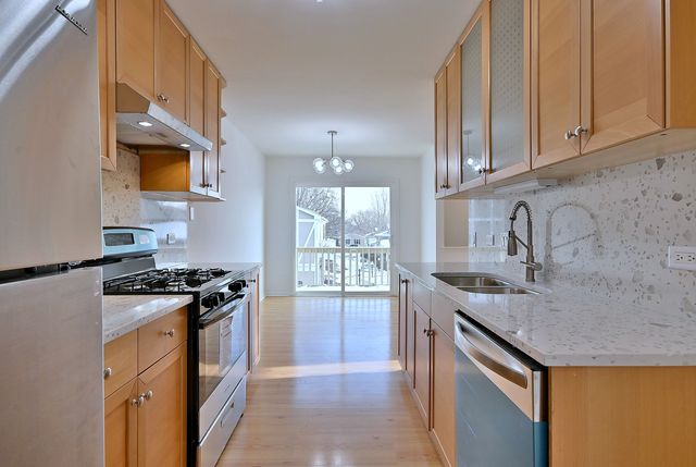 424 Muirwood Court, Vernon Hills, IL 60061