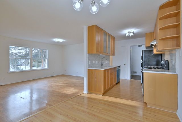 424 Muirwood Court, Vernon Hills, IL 60061