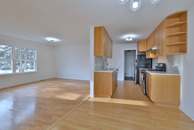 424 Muirwood Court, Vernon Hills, IL 60061