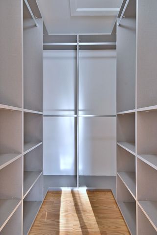 424 Muirwood Court, Vernon Hills, IL 60061