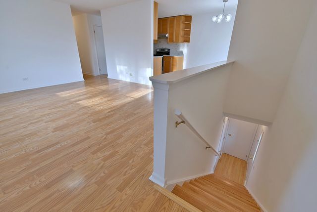 424 Muirwood Court, Vernon Hills, IL 60061