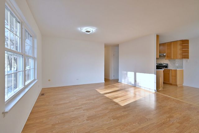 424 Muirwood Court, Vernon Hills, IL 60061