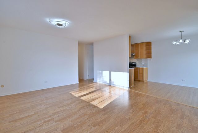 424 Muirwood Court, Vernon Hills, IL 60061