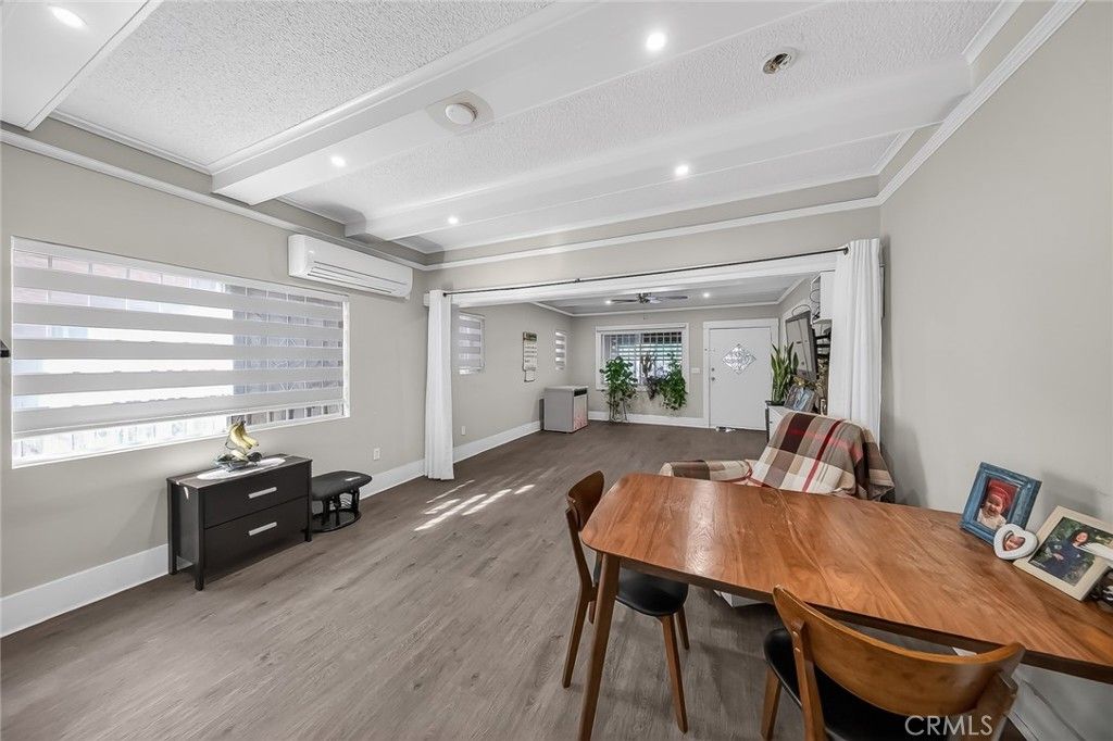 Image 10 of property listing at 512 N Serrano, Los Angeles, CA 90004