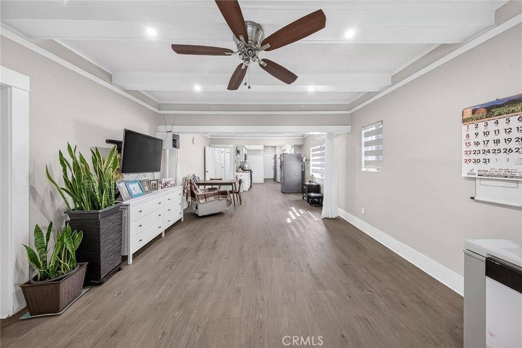 Image 12 of property listing at 512 N Serrano, Los Angeles, CA 90004