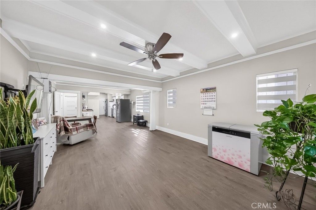 Image 13 of property listing at 512 N Serrano, Los Angeles, CA 90004