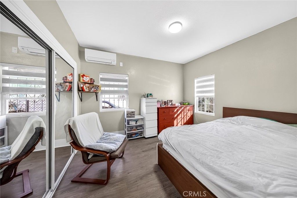 Image 16 of property listing at 512 N Serrano, Los Angeles, CA 90004