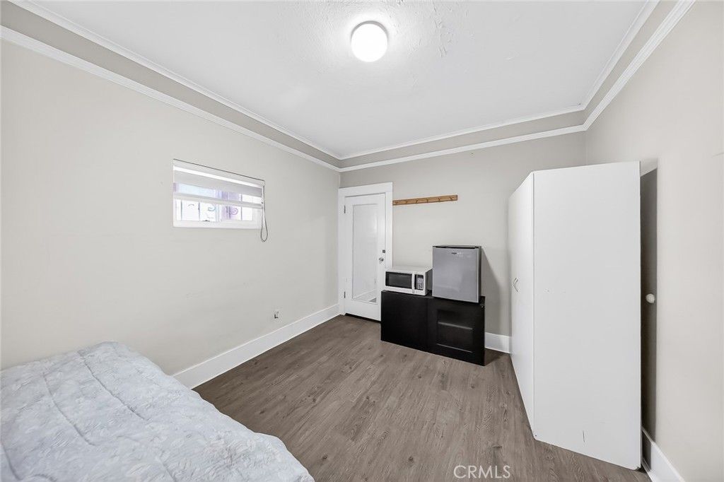 Image 20 of property listing at 512 N Serrano, Los Angeles, CA 90004